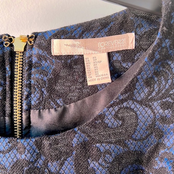 💙NWOT Beautiful Forever 21 Contemporary Black & Blue Lace Dress in Size XS - Picture 3 of 9